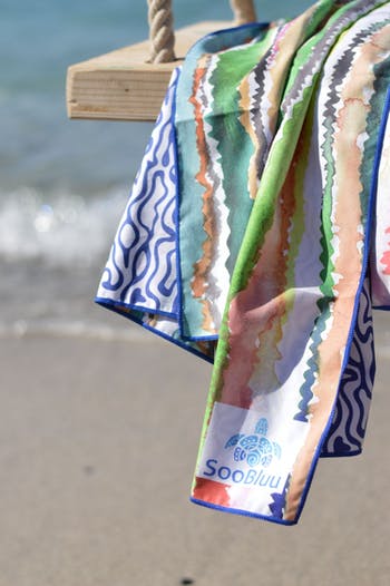 Serviette de plage et de pique-nique avec sac de transport assorti