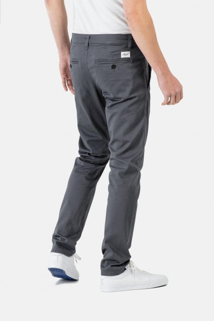 Pantalon chino fuselé Flex gris foncé