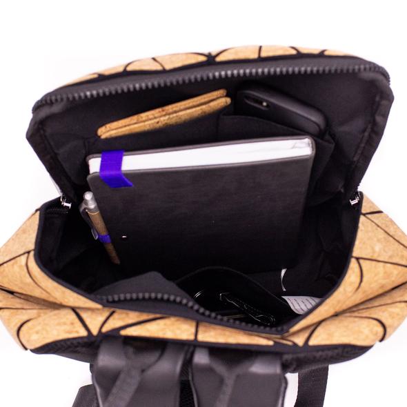 handmade Kork-Rucksack mit geometrischem Muster & Laptopfach