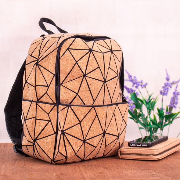 handmade Kork-Rucksack mit geometrischem Muster & Laptopfach